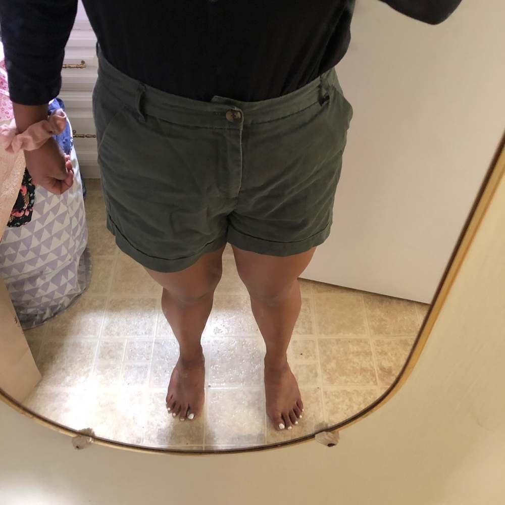 Olive Green F21 Shorts Size 30 - Picture 2 of 5